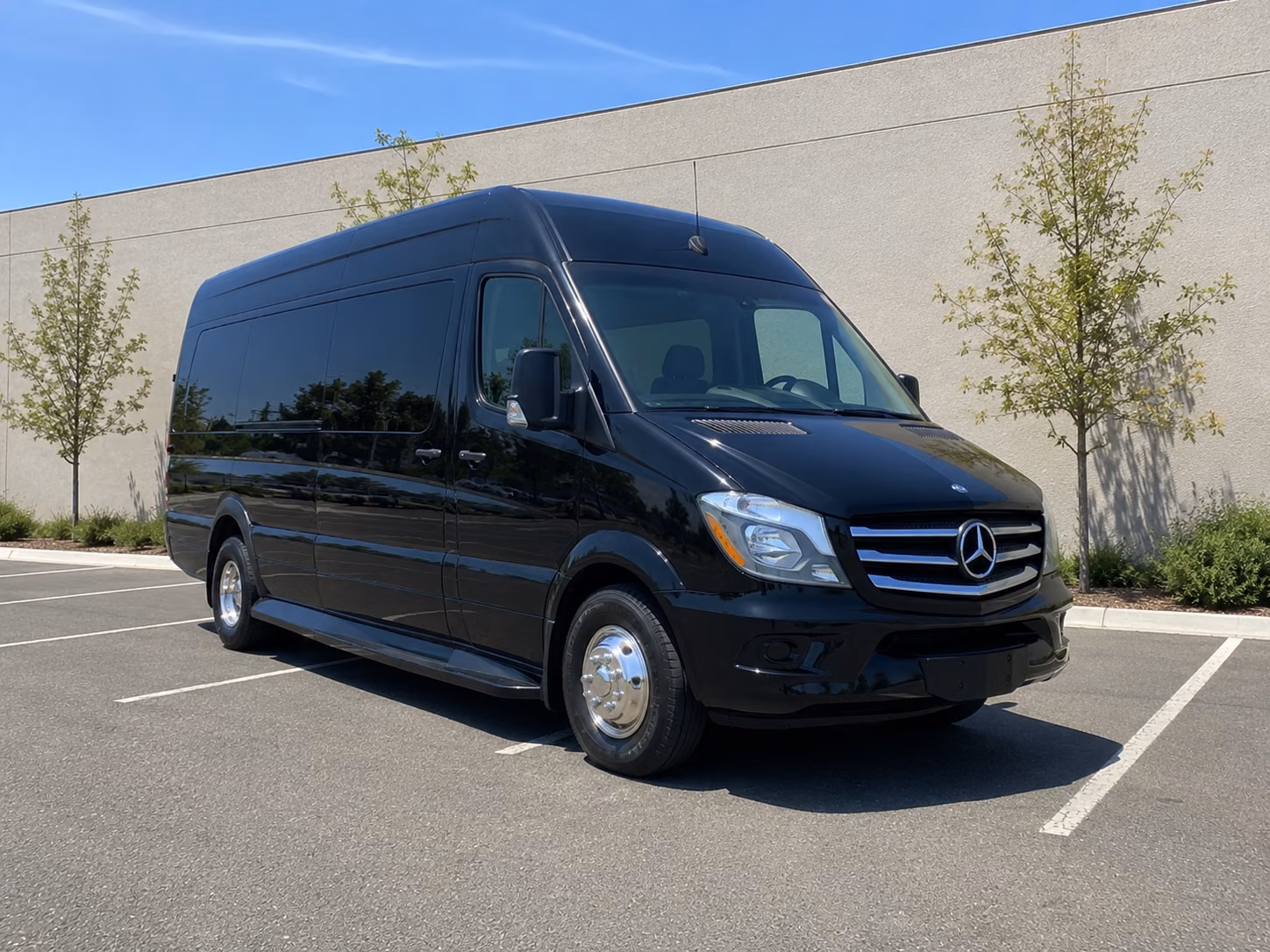 find the perfect transportation for your next airport transfer 5